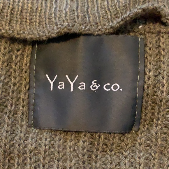 Knit v-neck sweater - Picture 5 of 8